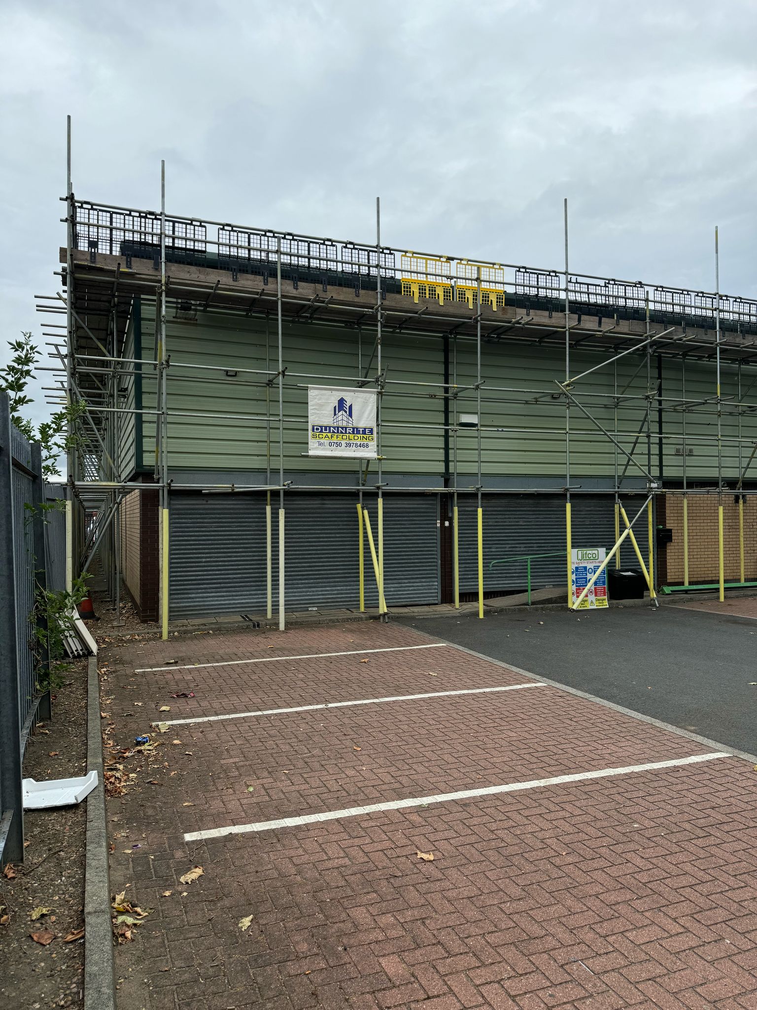 Commercial unit · Leeds